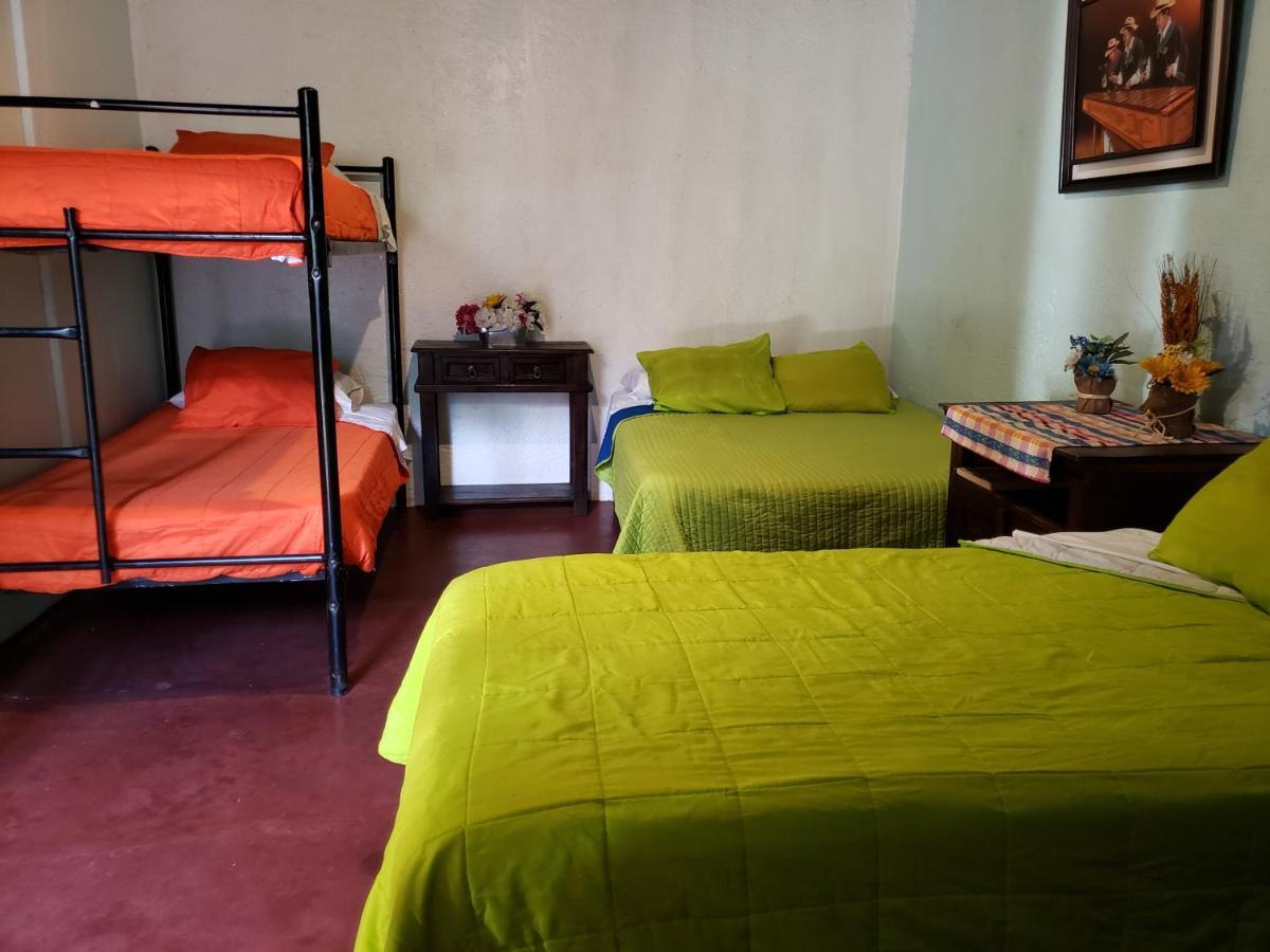 Bed and Breakfast Parrot House Antigua Exterior foto
