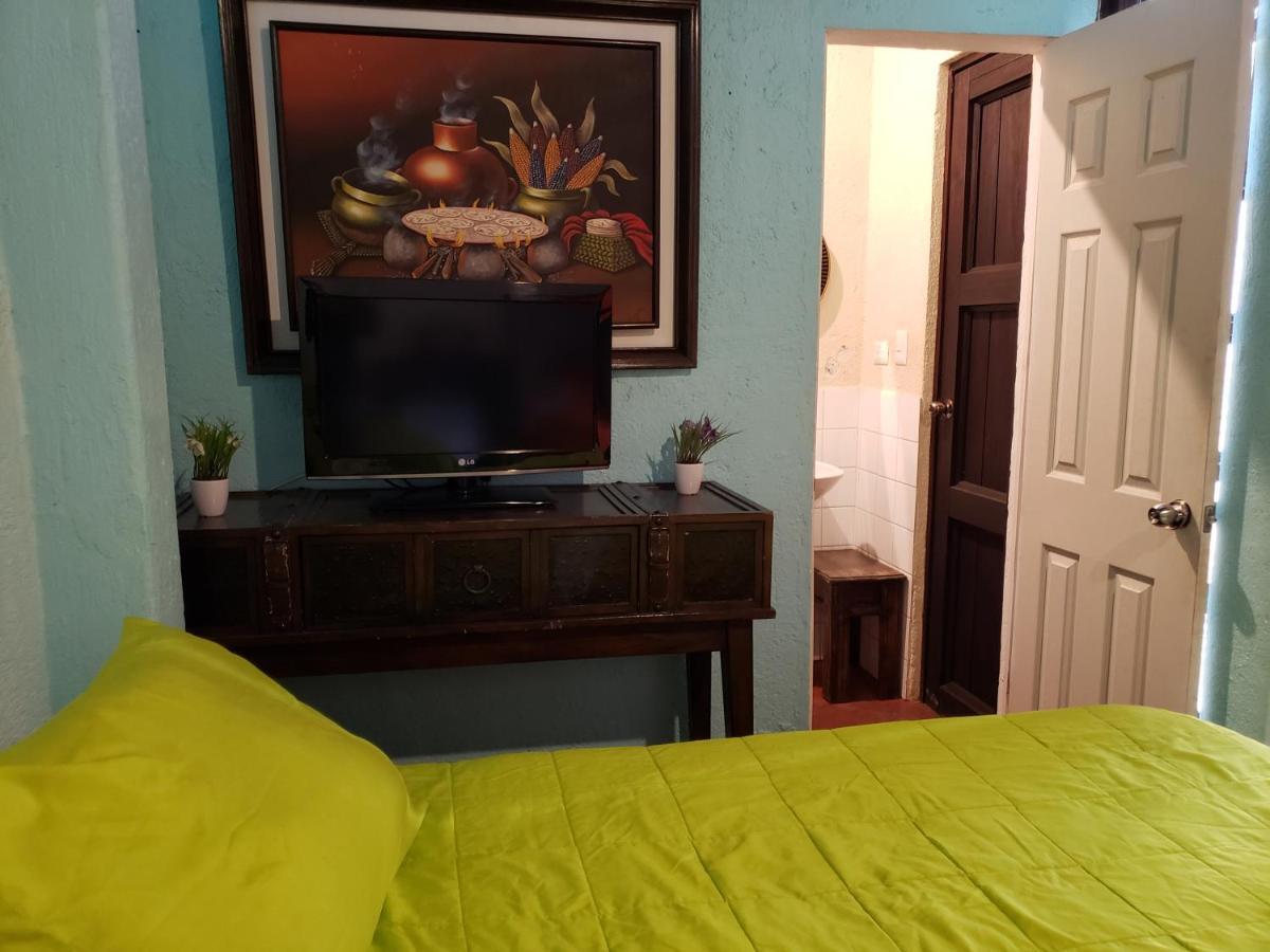 Bed and Breakfast Parrot House Antigua Exterior foto