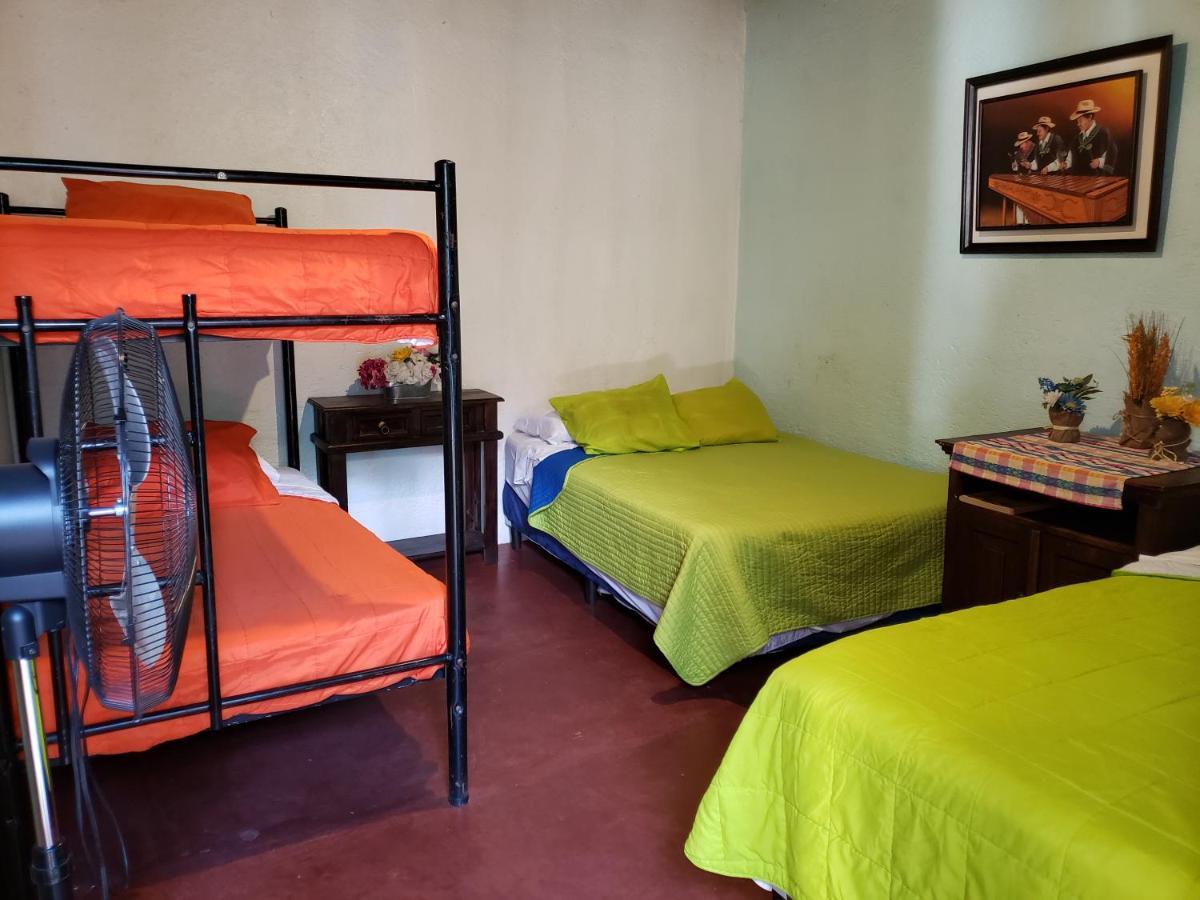 Bed and Breakfast Parrot House Antigua Exterior foto