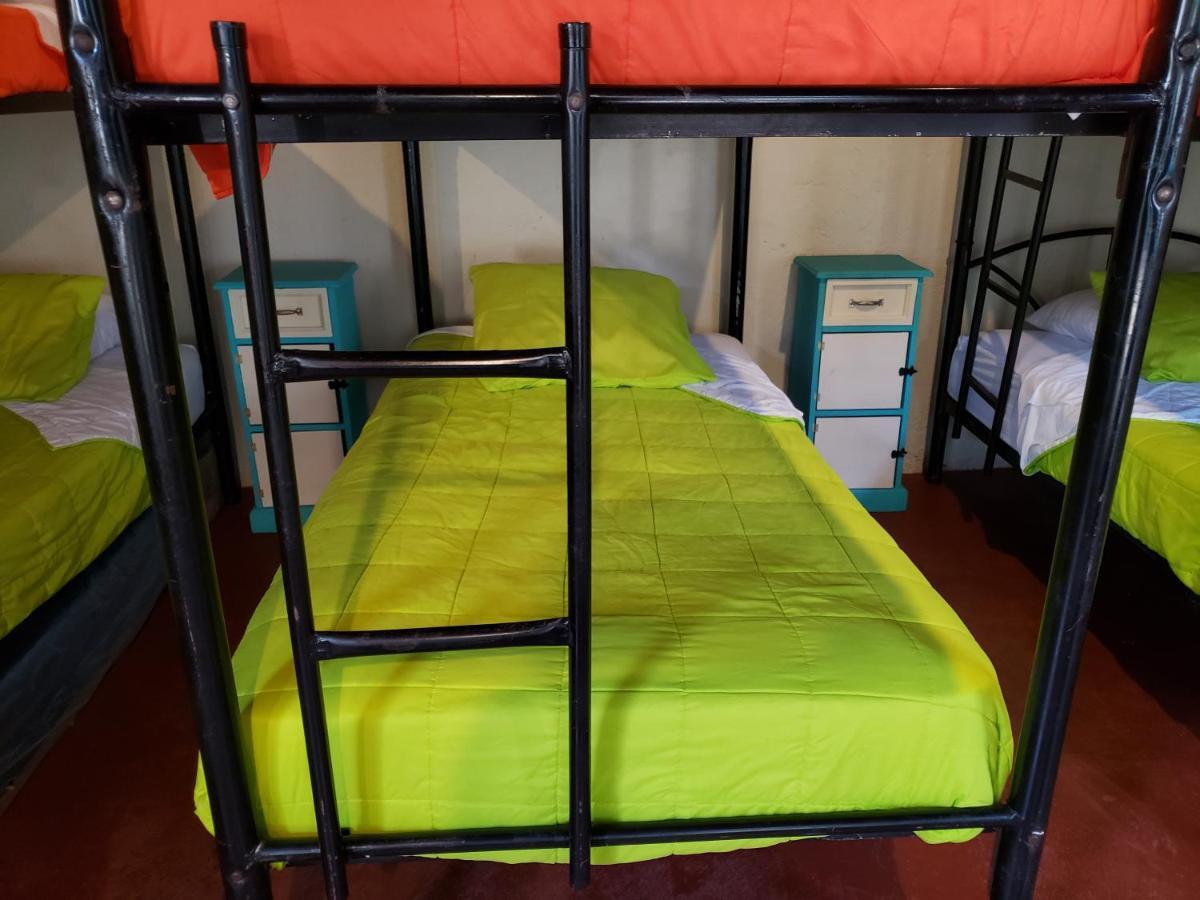 Bed and Breakfast Parrot House Antigua Exterior foto