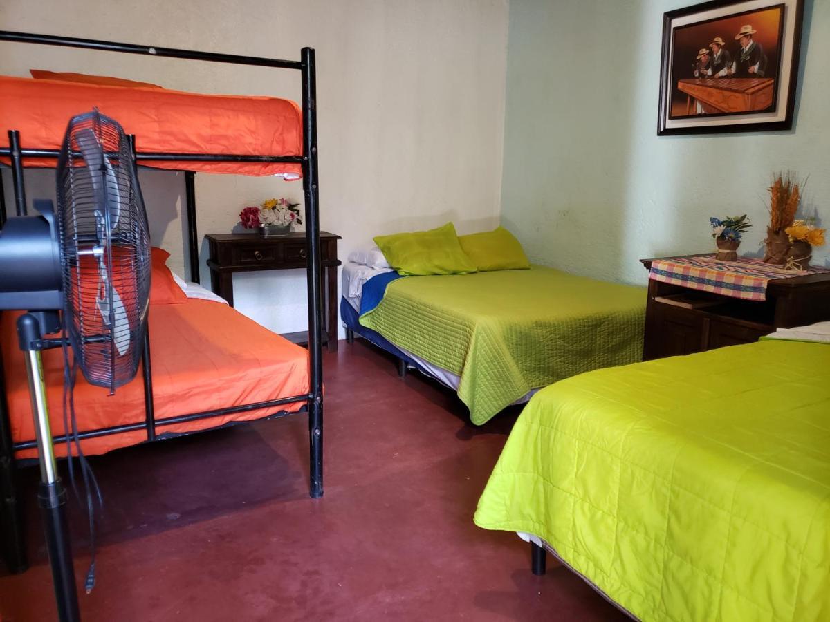 Bed and Breakfast Parrot House Antigua Exterior foto