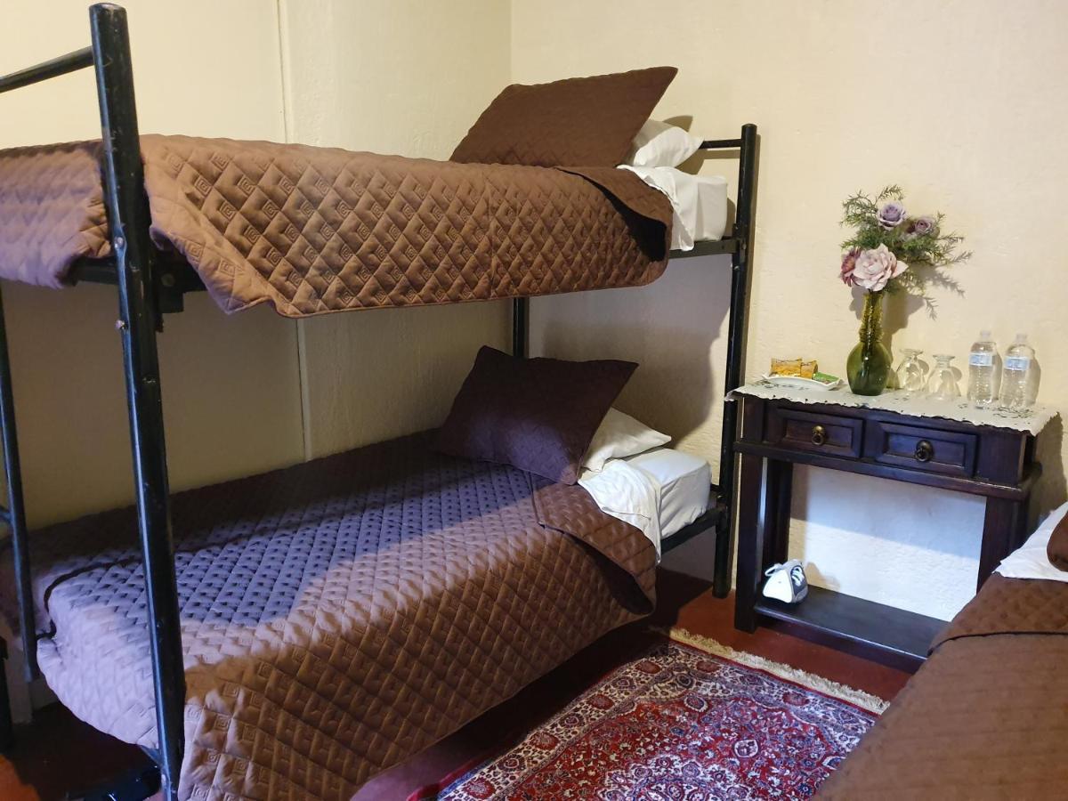 Bed and Breakfast Parrot House Antigua Exterior foto