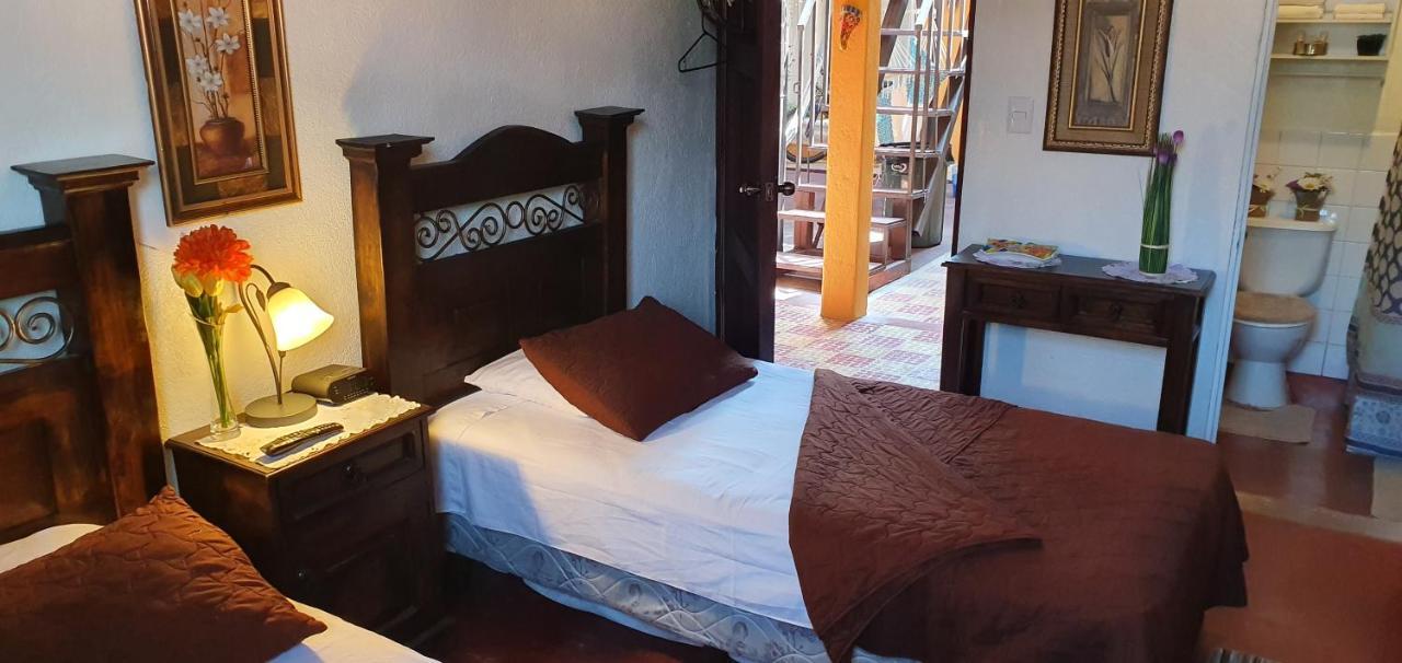 Bed and Breakfast Parrot House Antigua Exterior foto